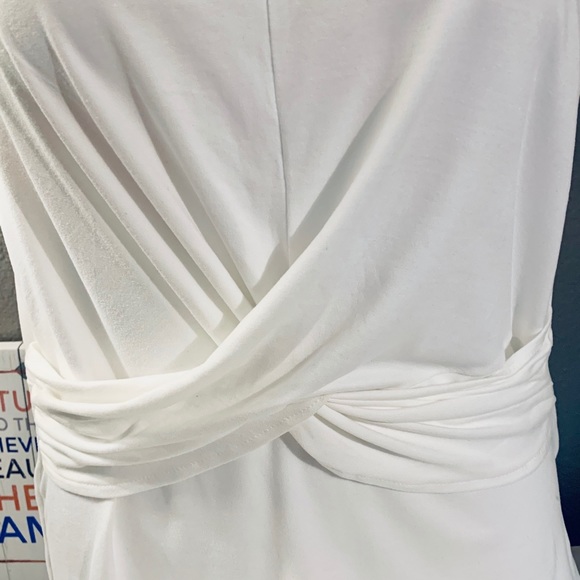 EXPRESS Sleeveless Twist Front Top & necklace - Picture 5 of 8